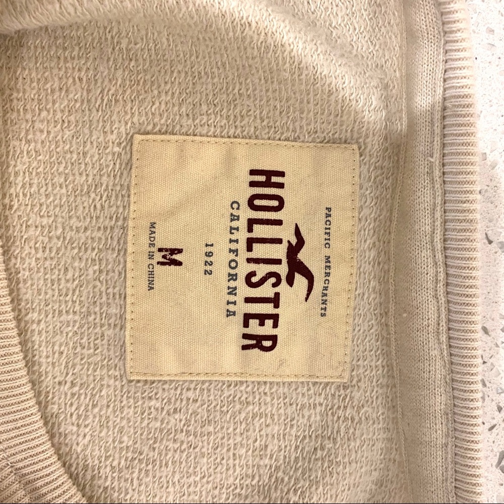 Hollister Men’s White Sweater - Picture 4 of 4